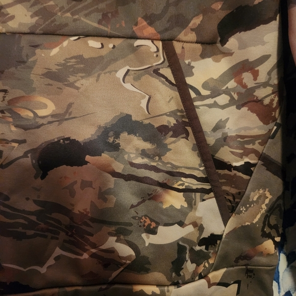 Under Armour Camouflage Hoodie with U.S. LBM Logo Size Small NWT - Picture 7 of 7
